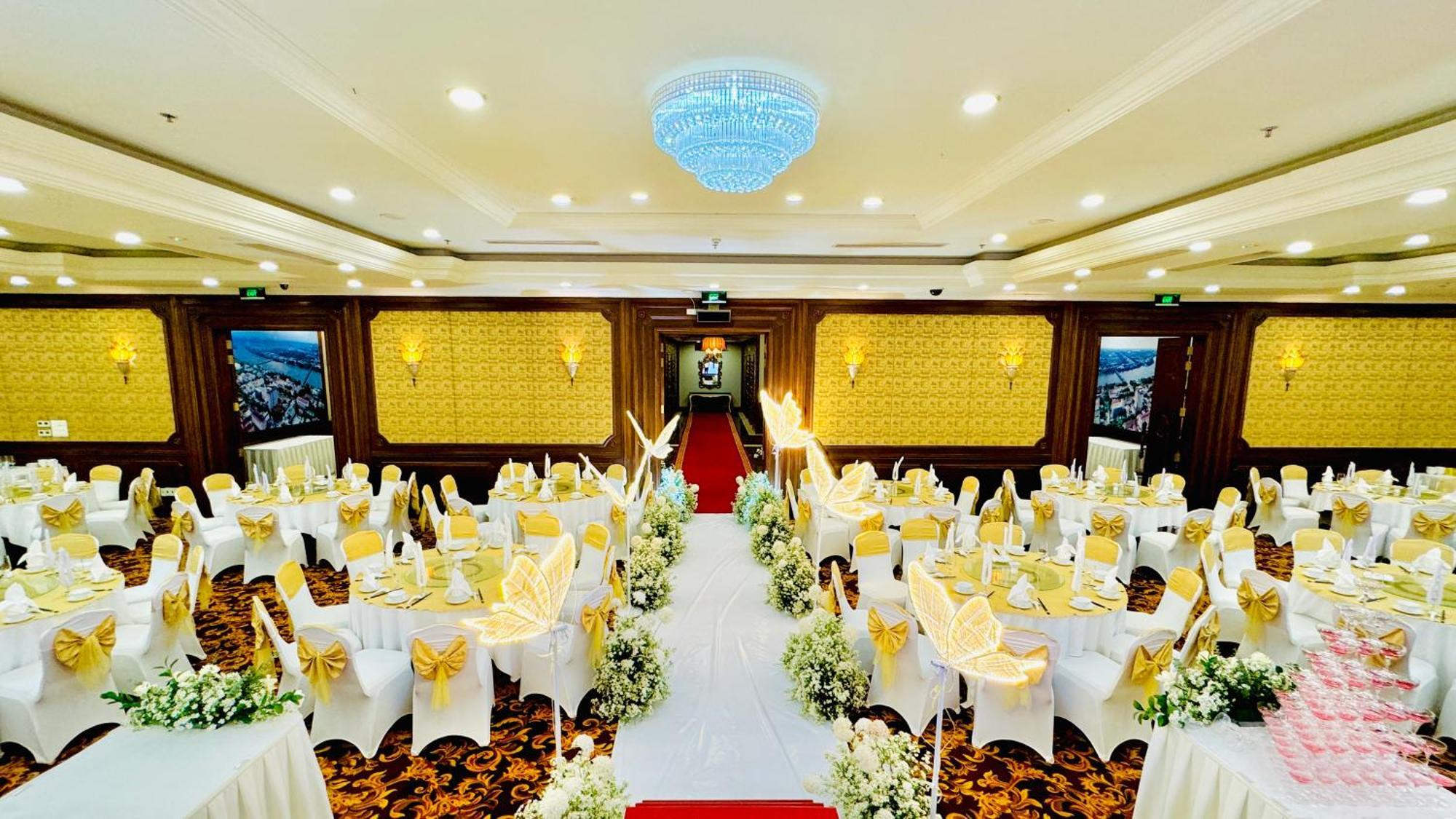 Ttc Imperial Hotel Hue Exterior foto